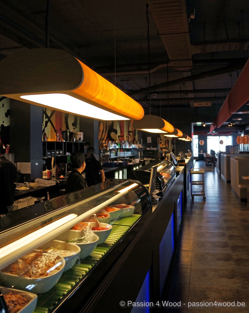 Shabu Shabu Apeldoorn - Tube luminaire suspension en bois placage dans une restaurant